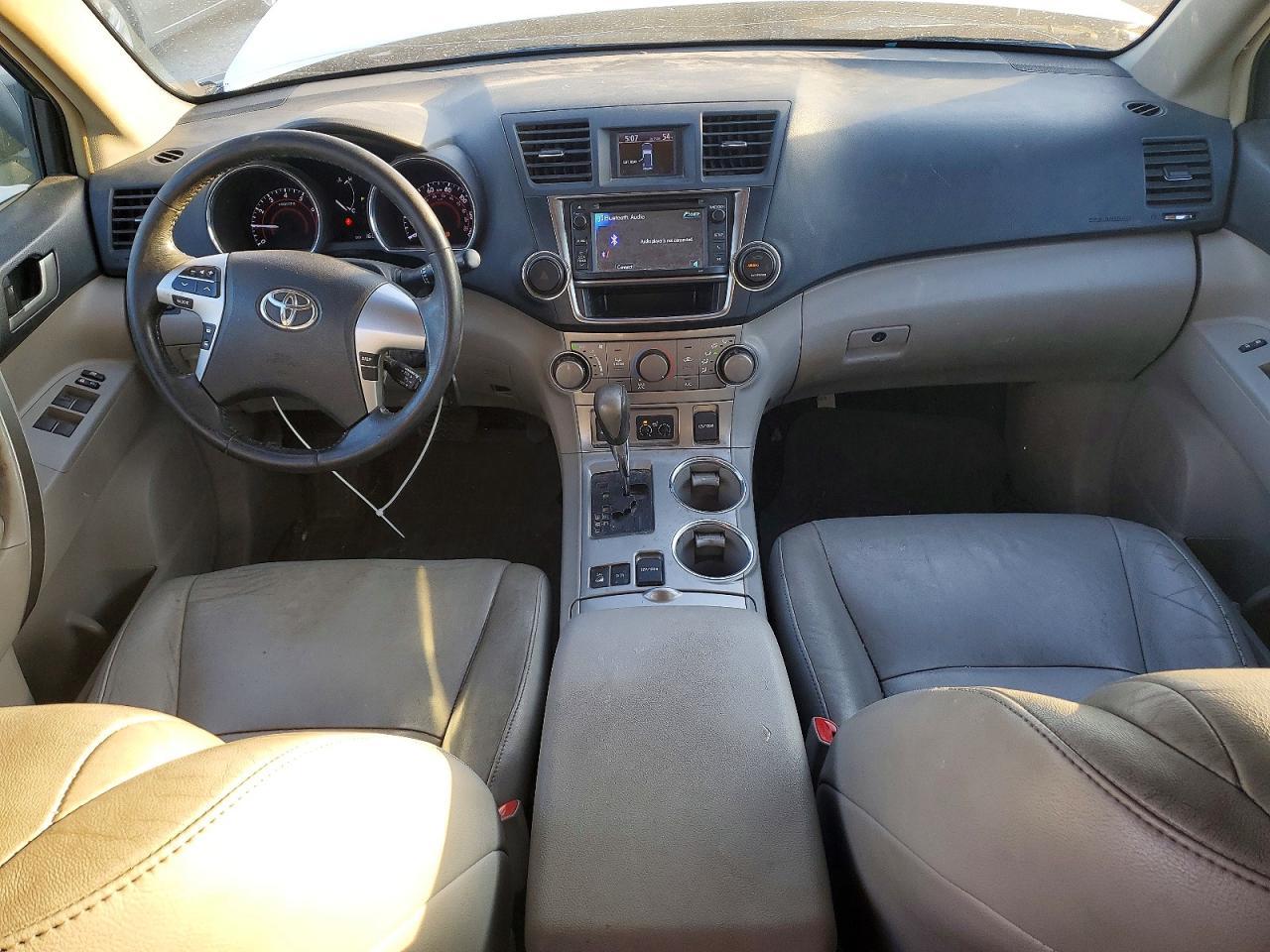 2013 TOYOTA HIGHLANDER