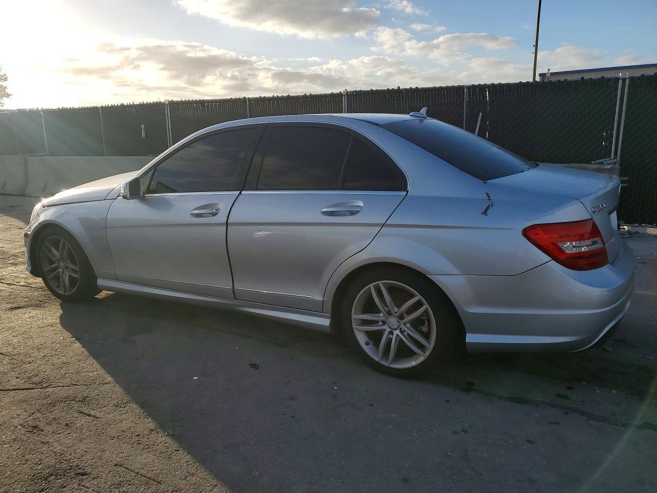 2012 MERCEDES-BENZ C-CLASS