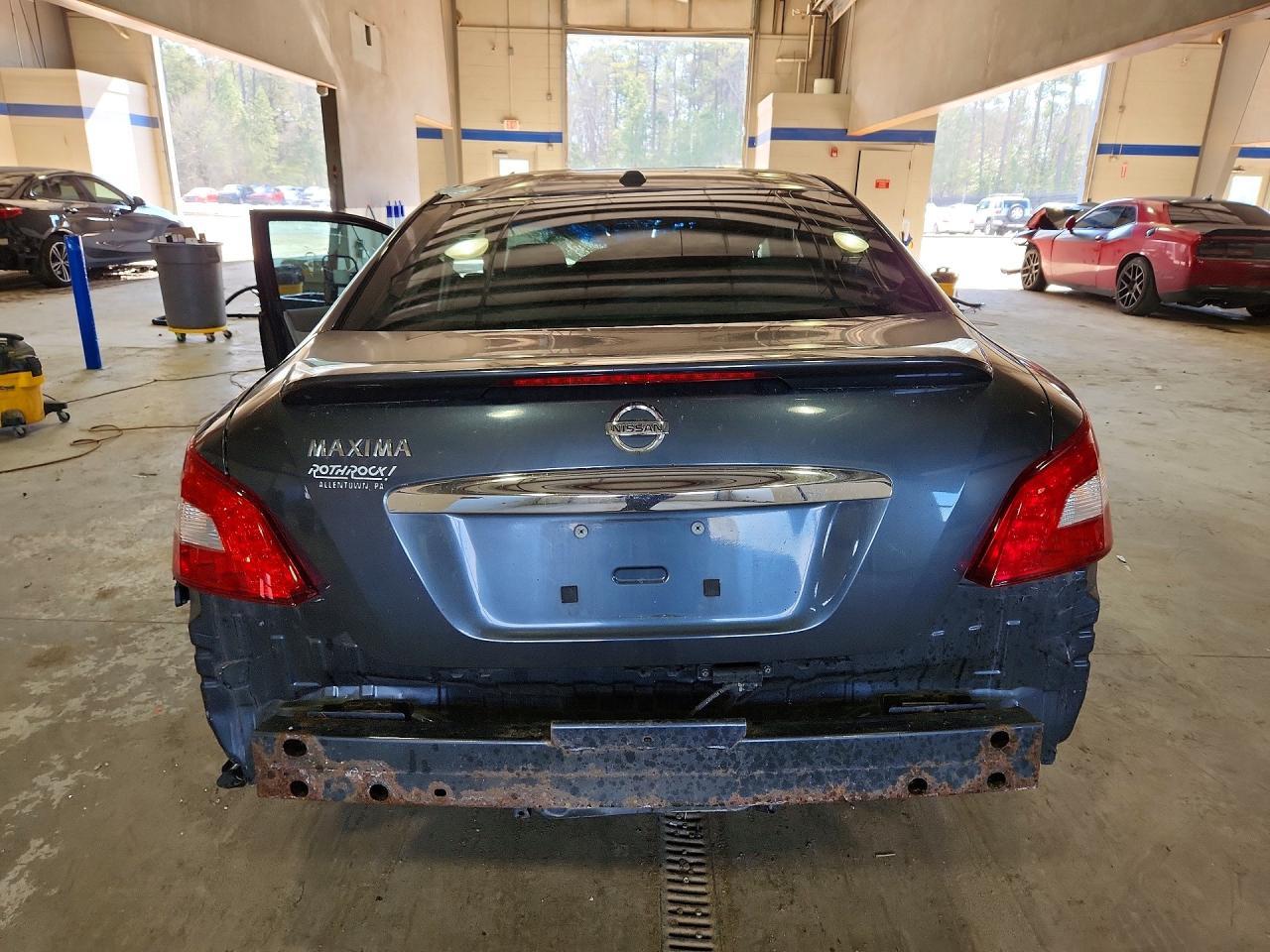 2009 NISSAN Maxima
