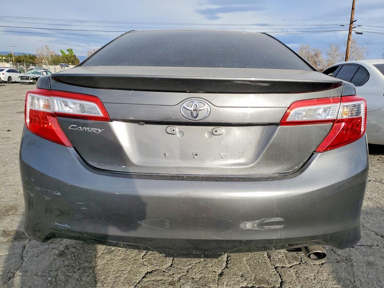 2014 TOYOTA CAMRY