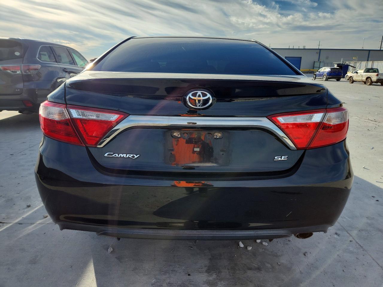 2016 TOYOTA CAMRY