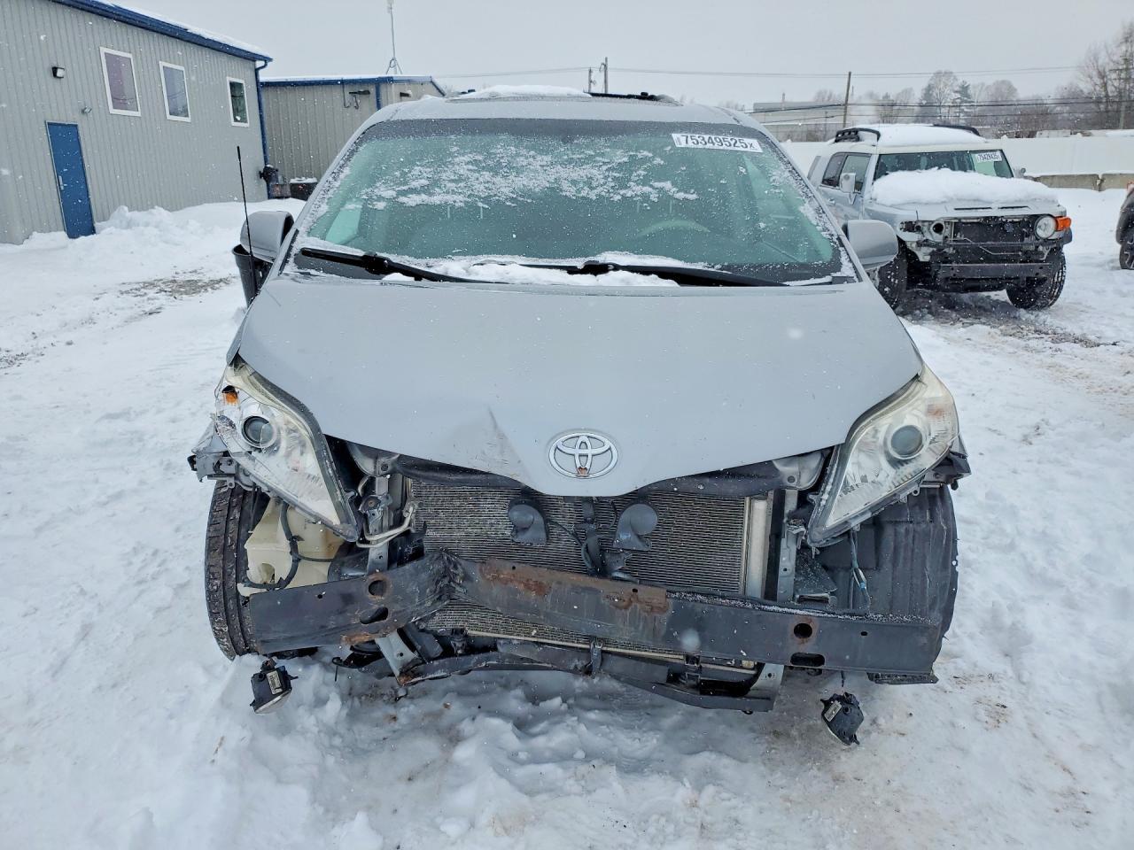 2014 TOYOTA SIENNA