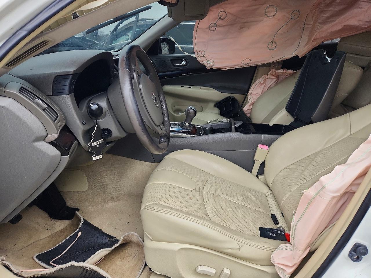 2011 INFINITI G37