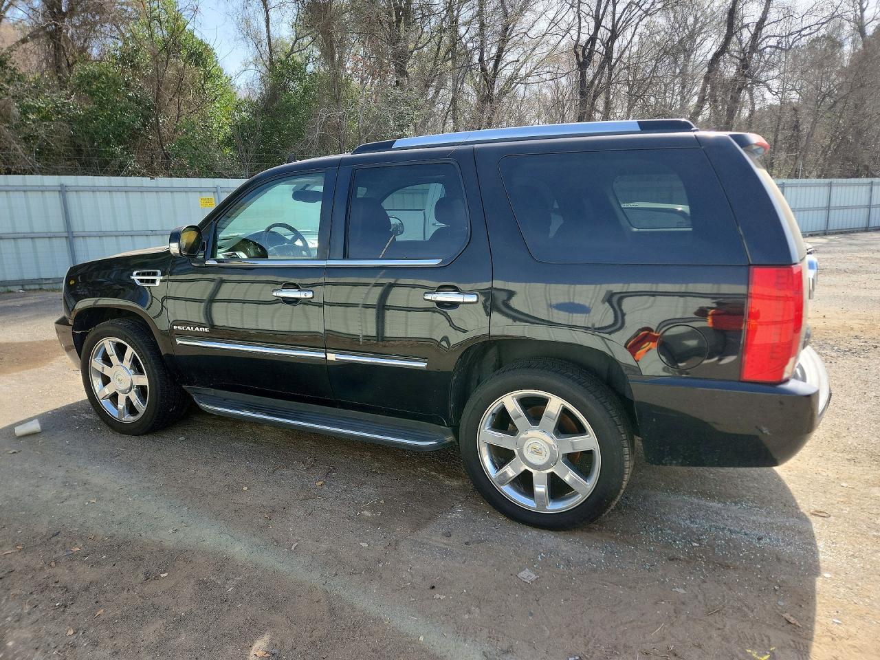 2011 CADILLAC ESCALADE