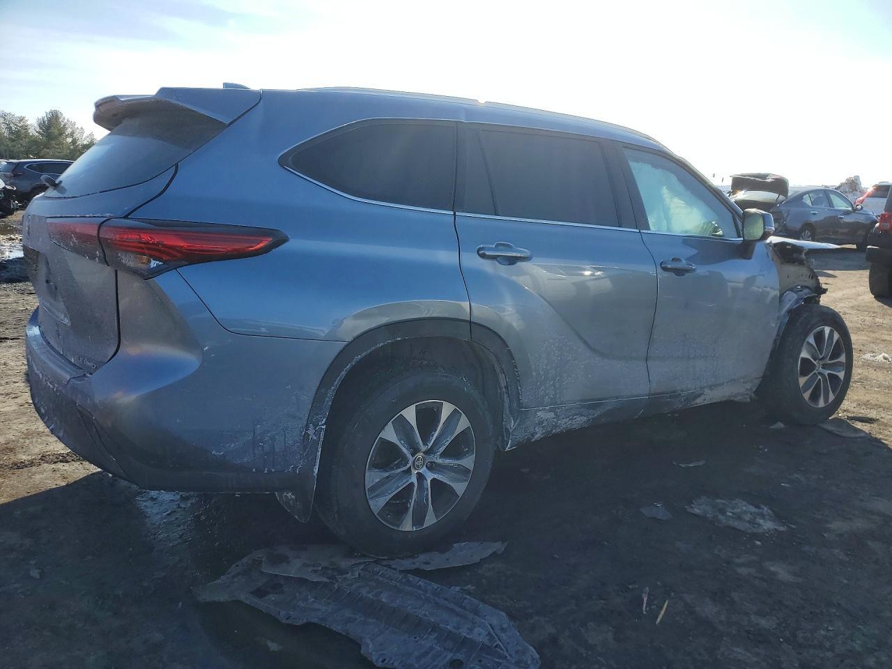 2022 TOYOTA HIGHLANDER