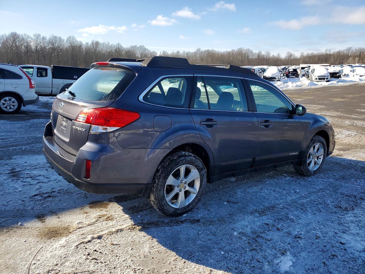 2014 SUBARU Outback
