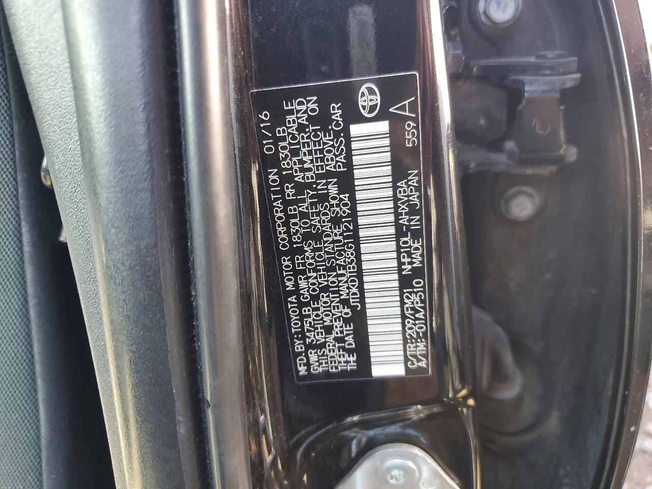 2016 TOYOTA Prius c