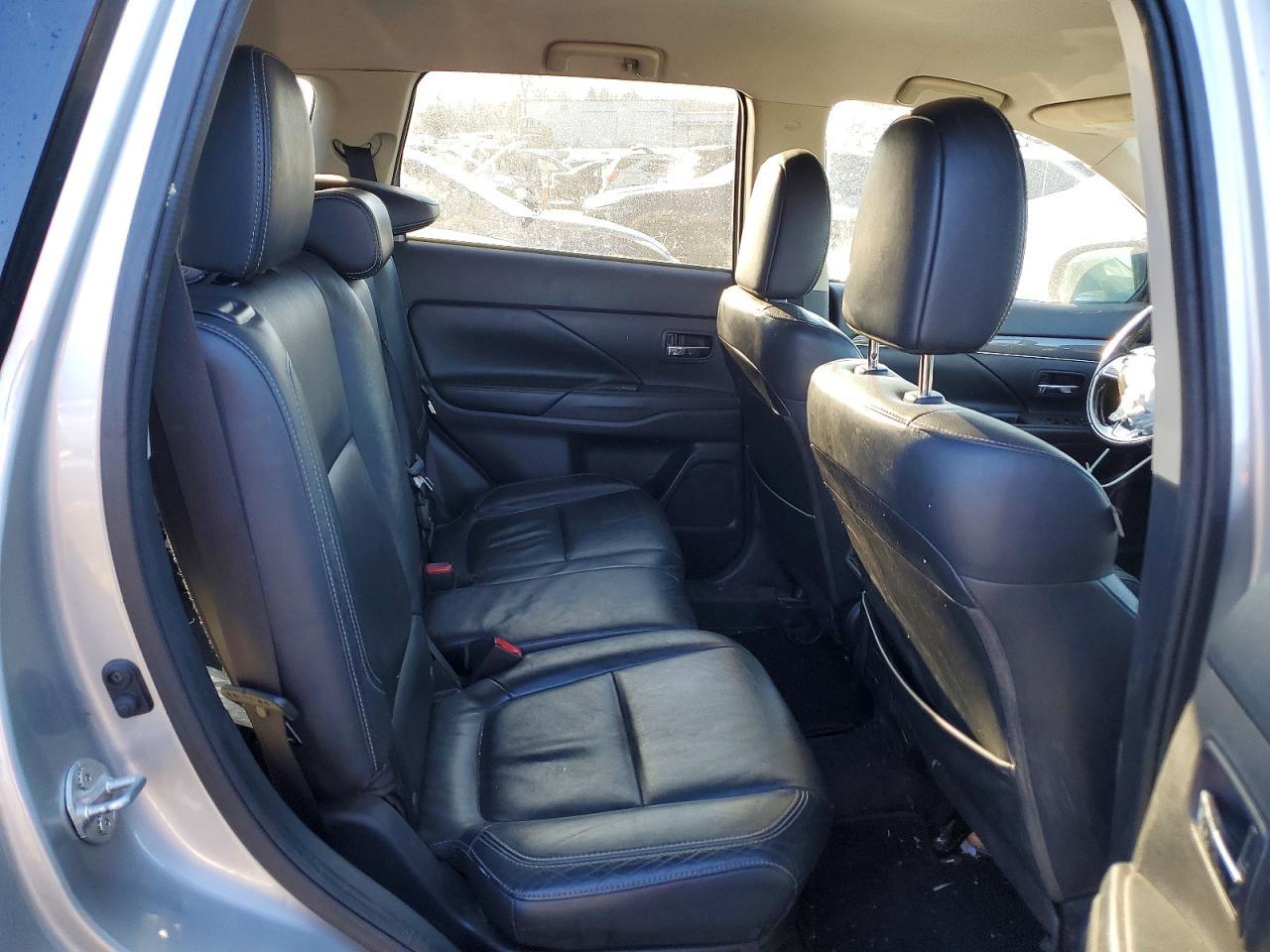 2019 MITSUBISHI outlander