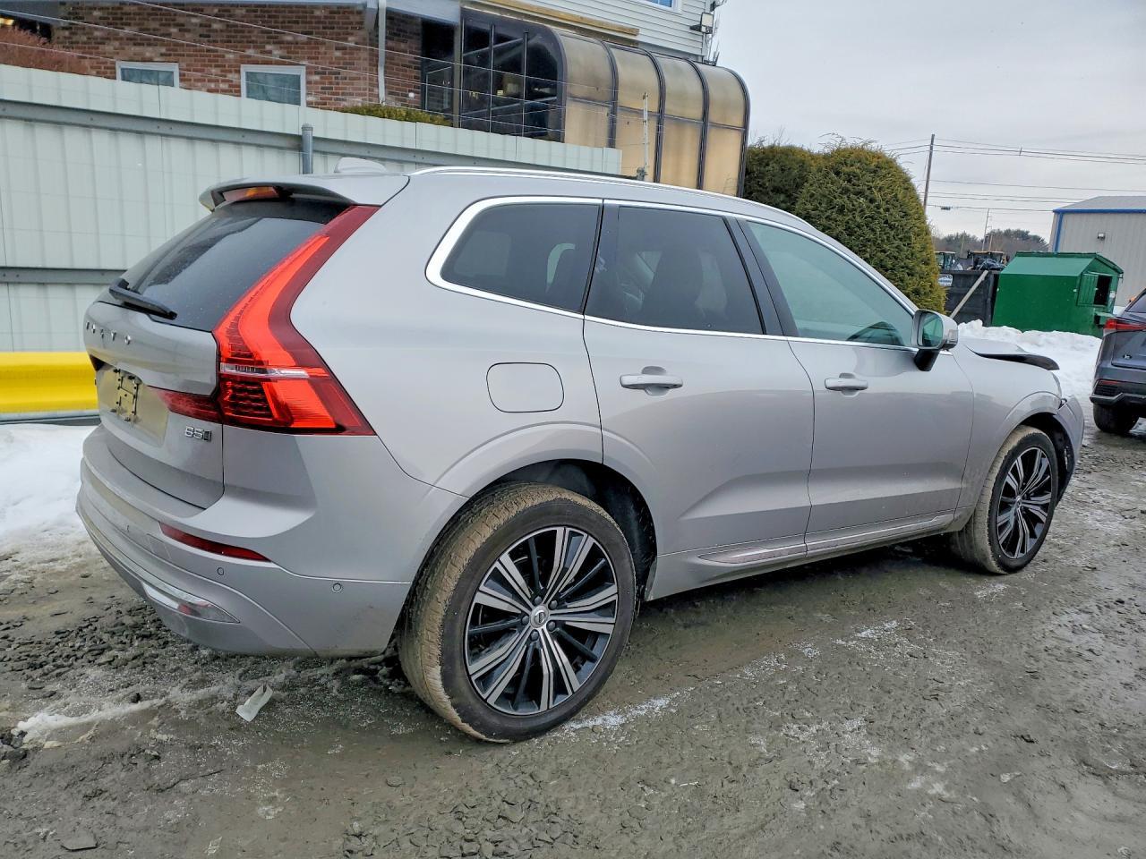 2023 VOLVO XC60