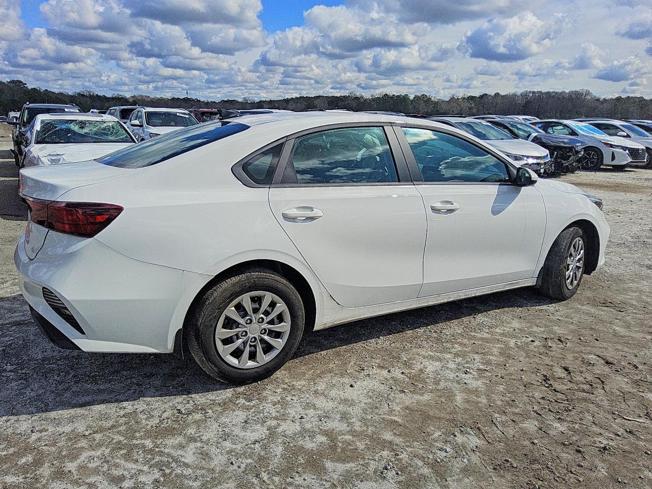 2024 KIA FORTE
