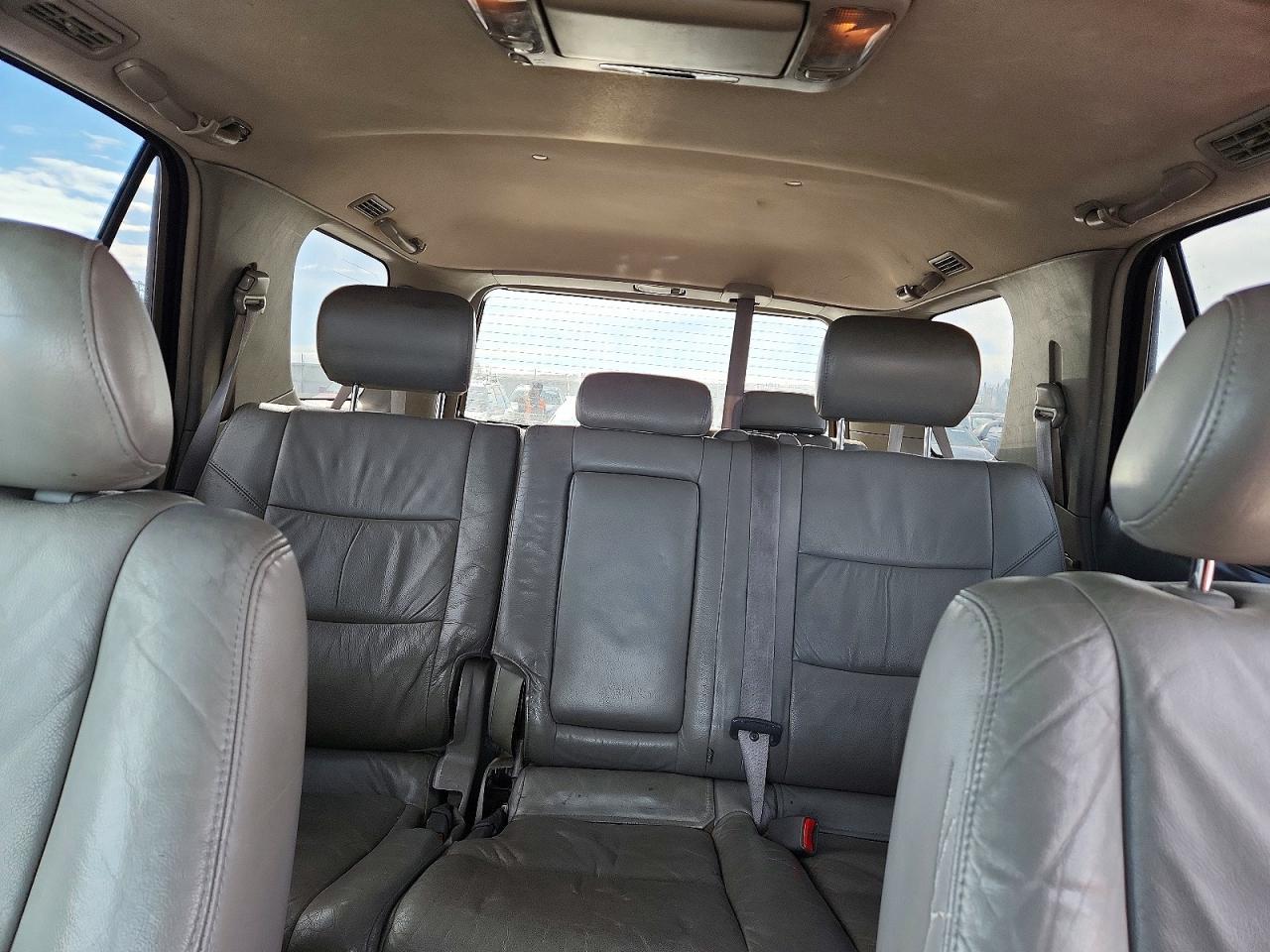 2004 TOYOTA Sequoia