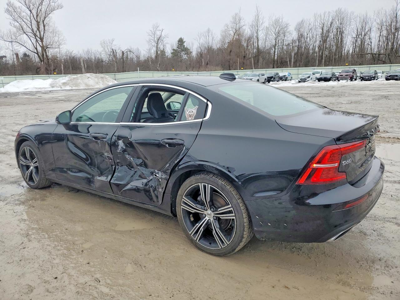 2022 VOLVO S60