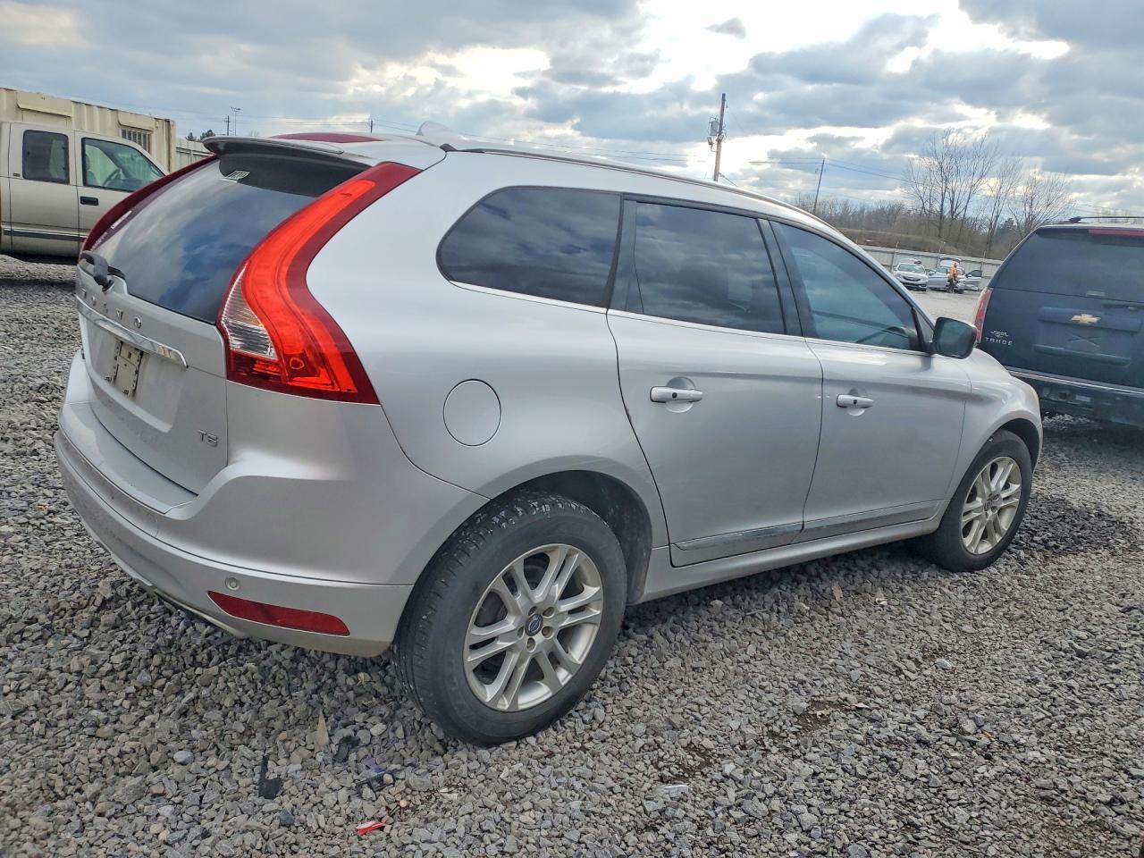 2015 VOLVO XC60