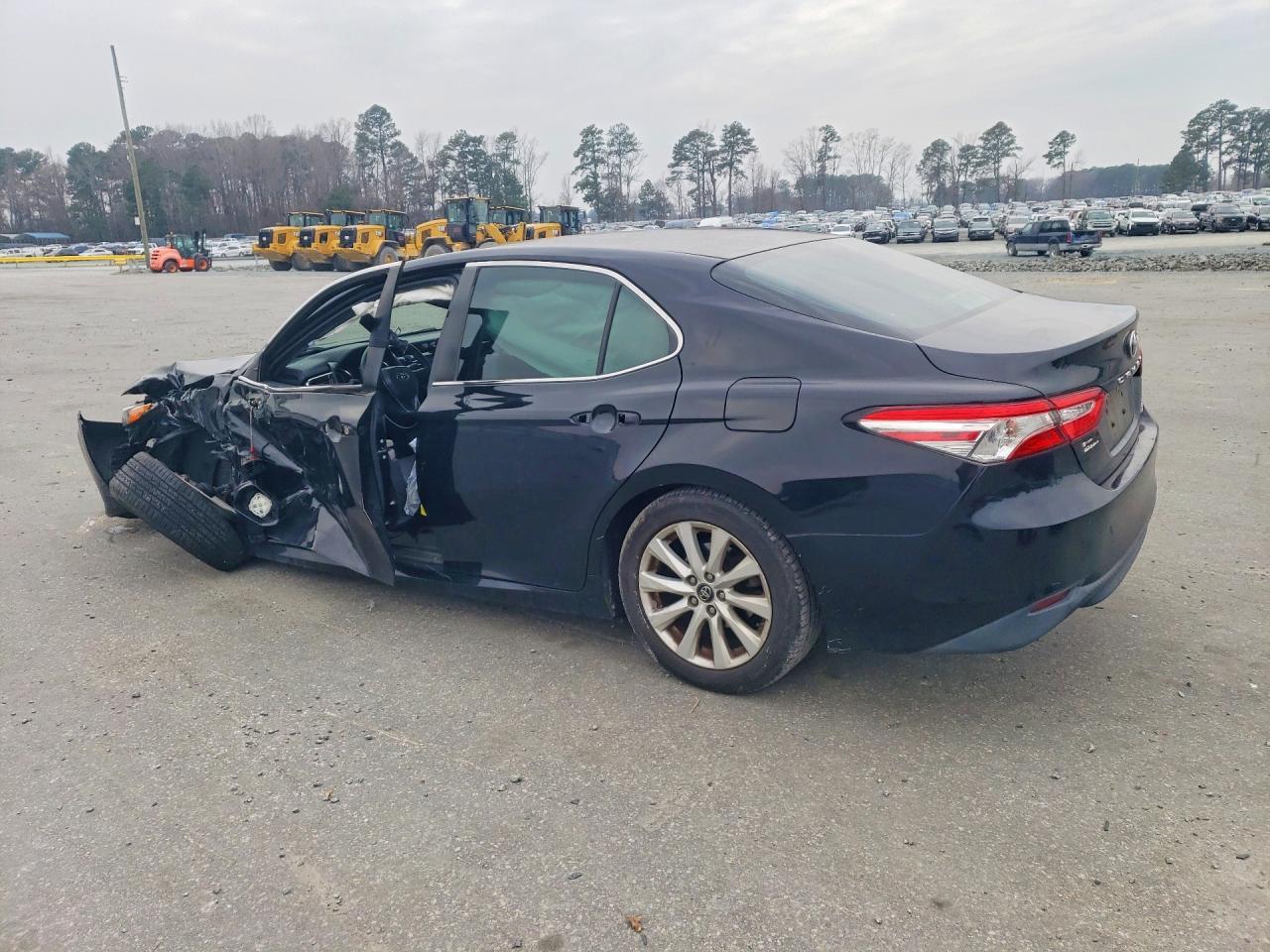 2018 TOYOTA CAMRY
