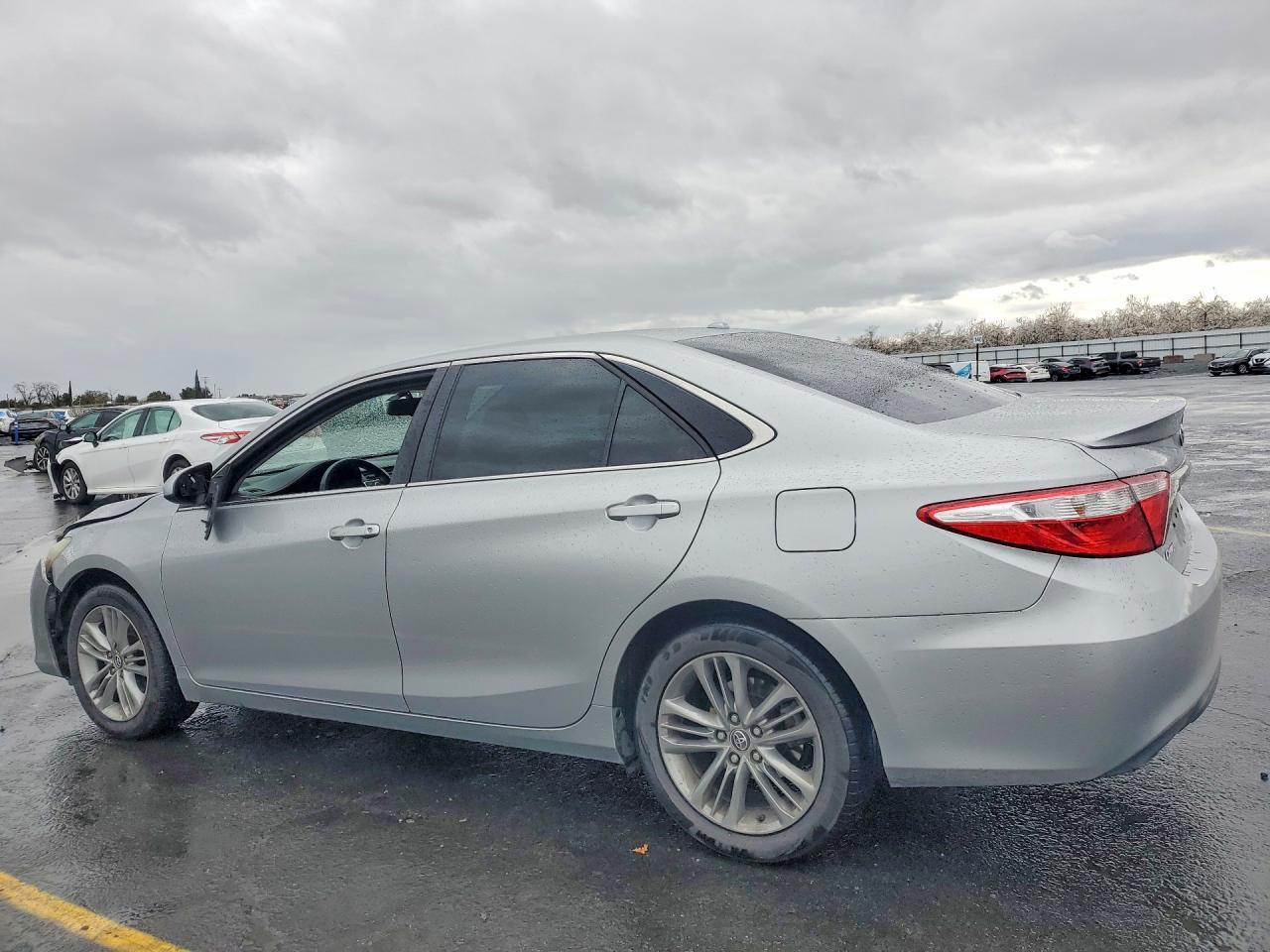 2016 TOYOTA CAMRY