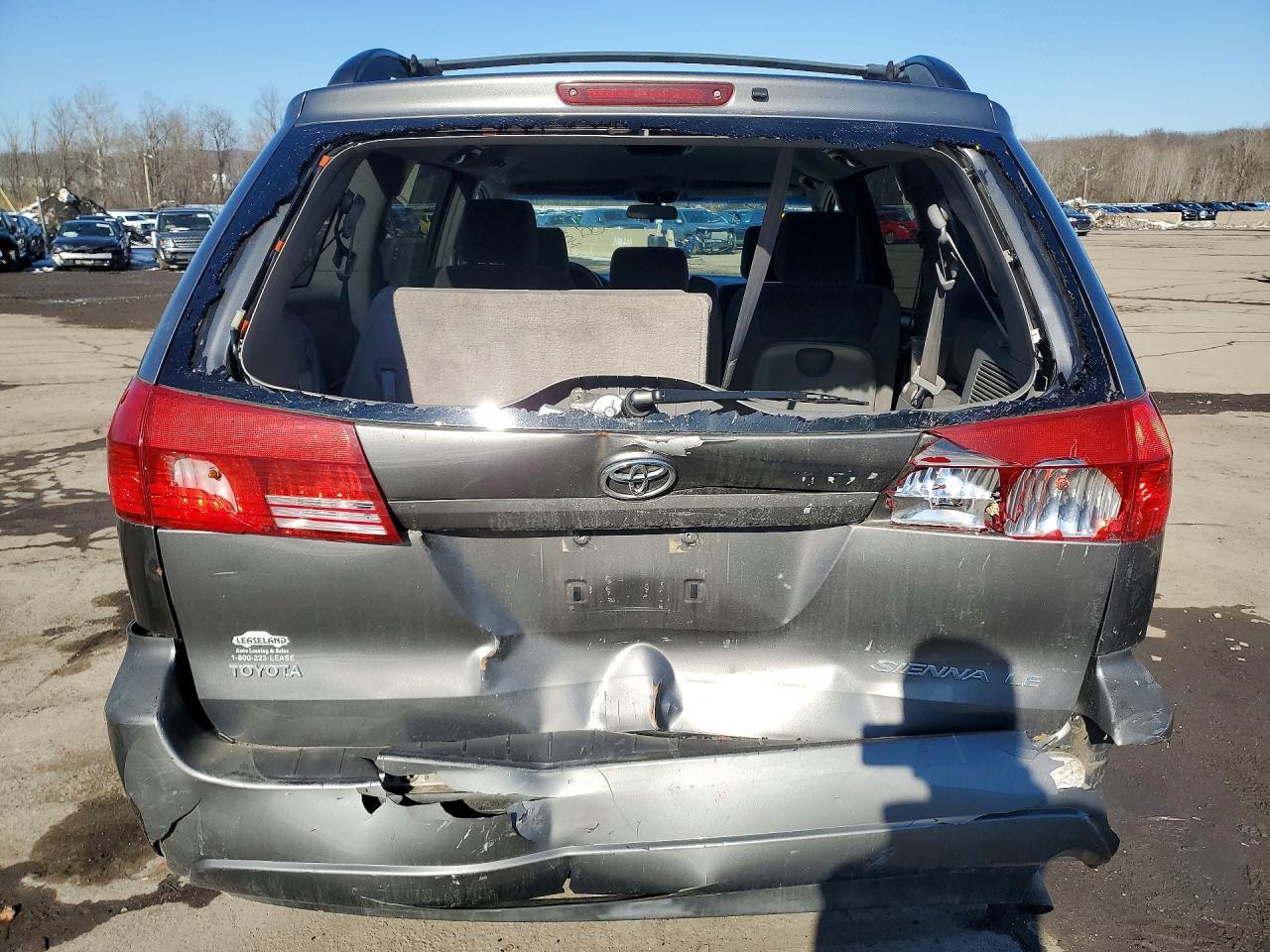 2005 TOYOTA SIENNA