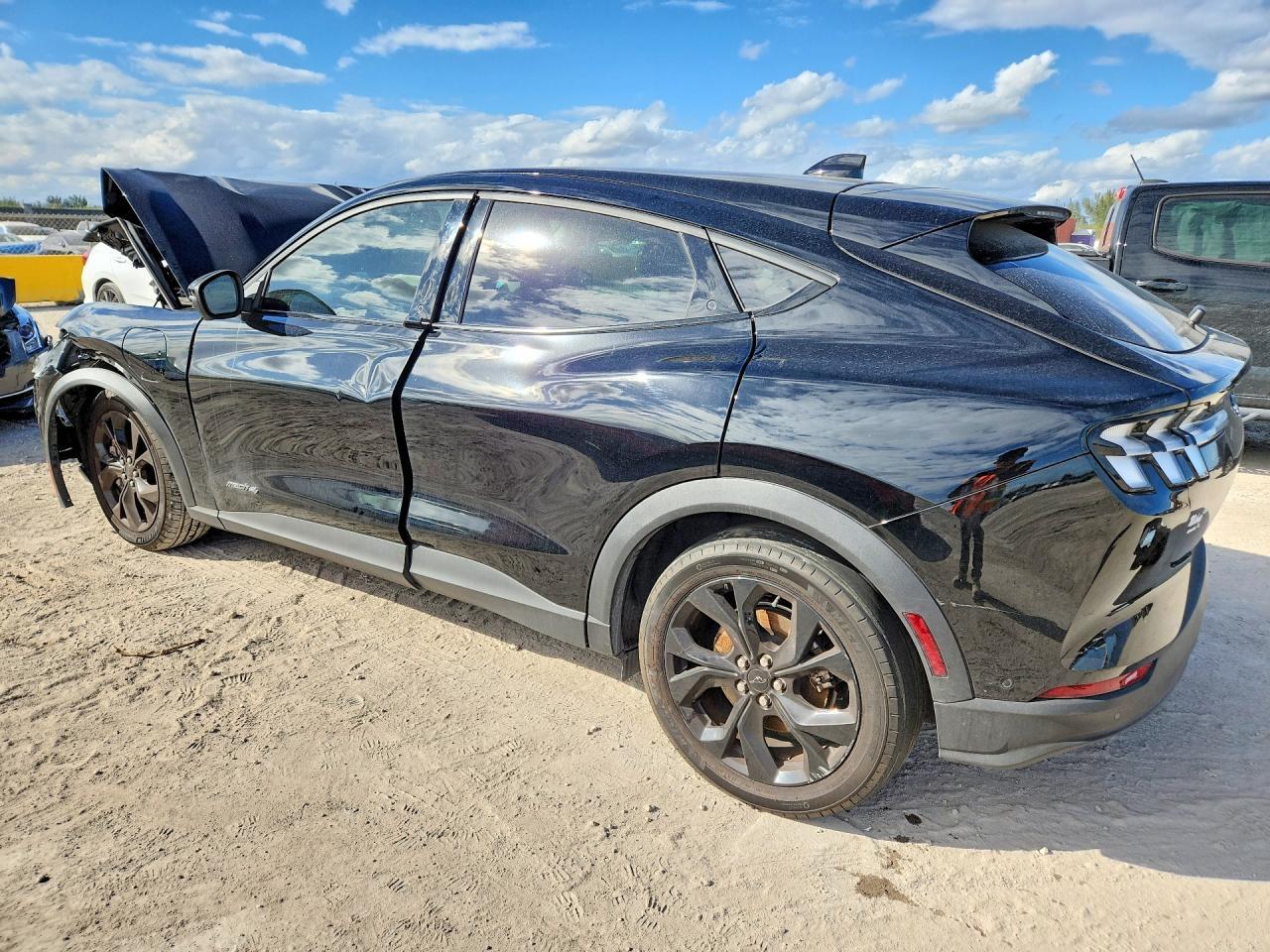 2024 FORD Mustang Mach-E