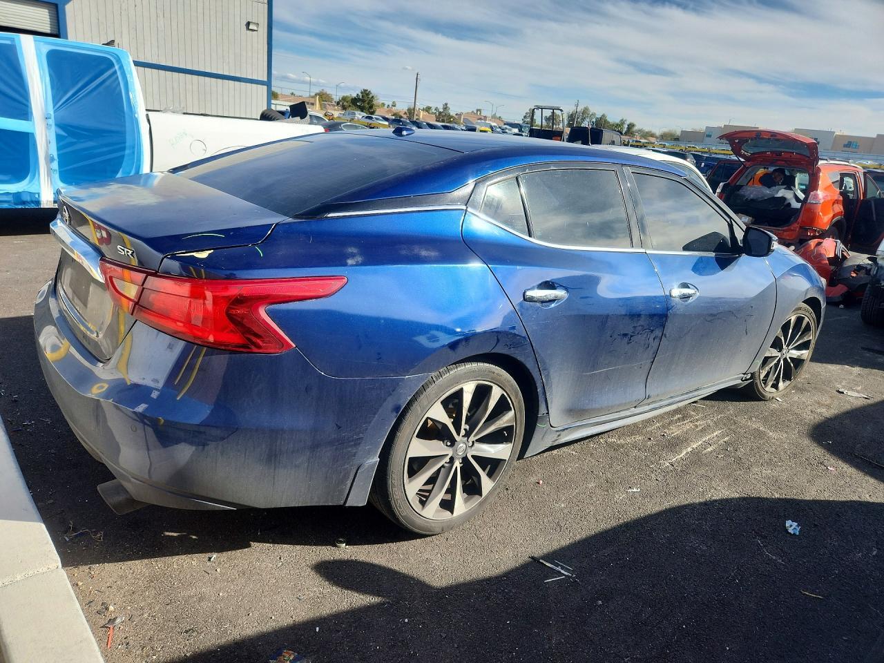 2017 NISSAN Maxima