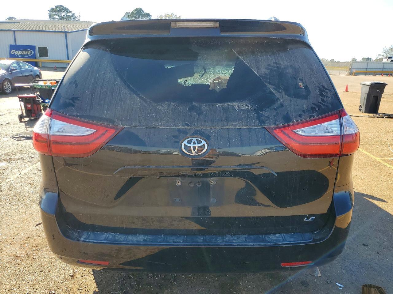 2015 TOYOTA SIENNA