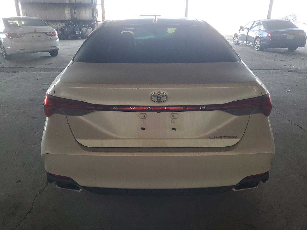 2019 TOYOTA Avalon