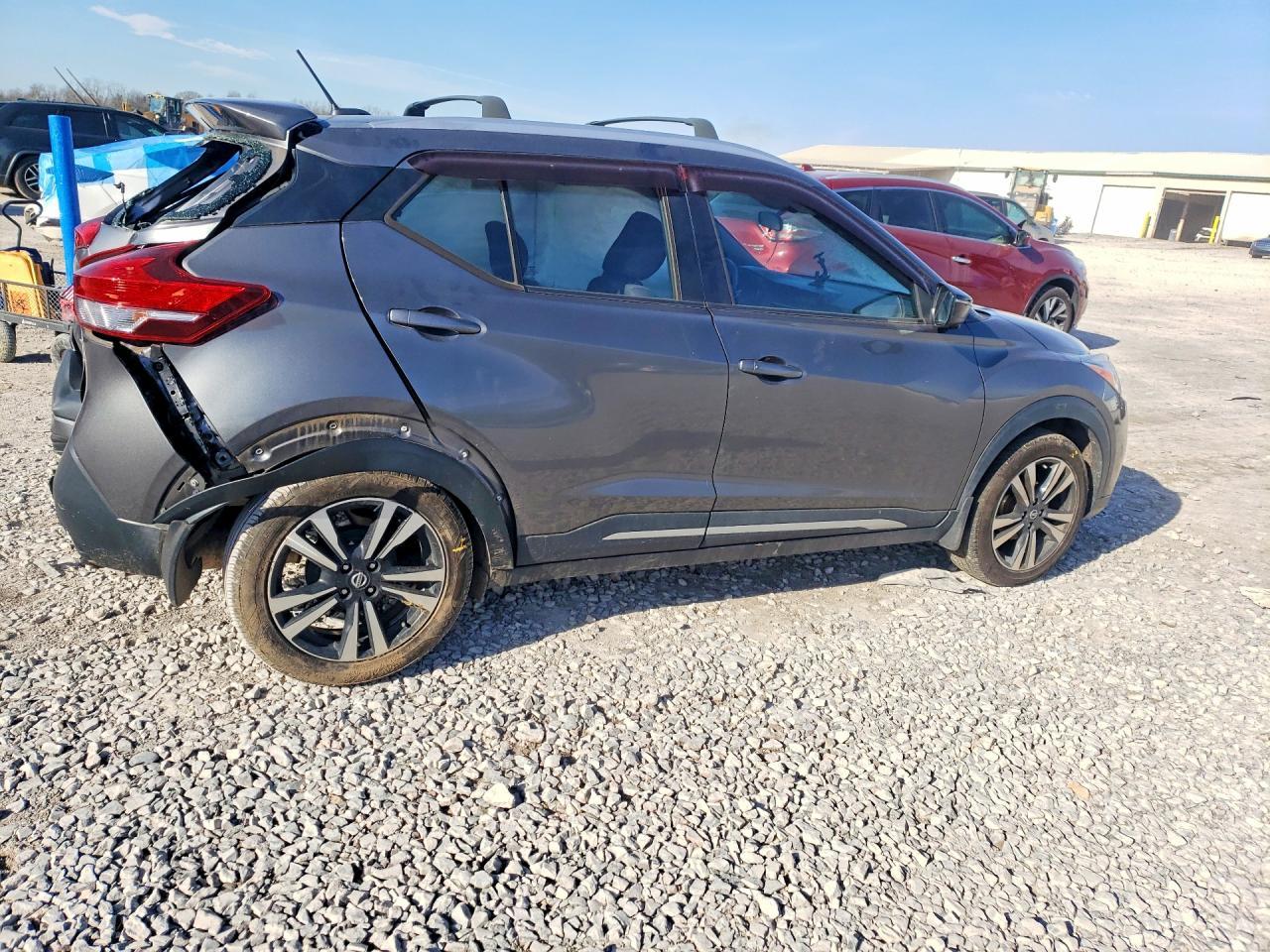 2019 NISSAN KICKS