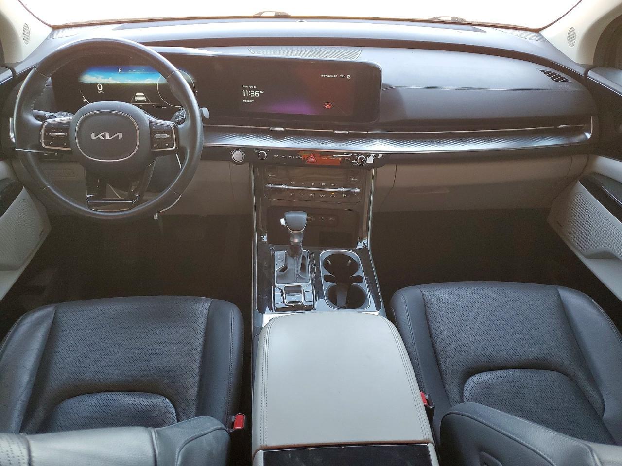 2023 KIA Carnival