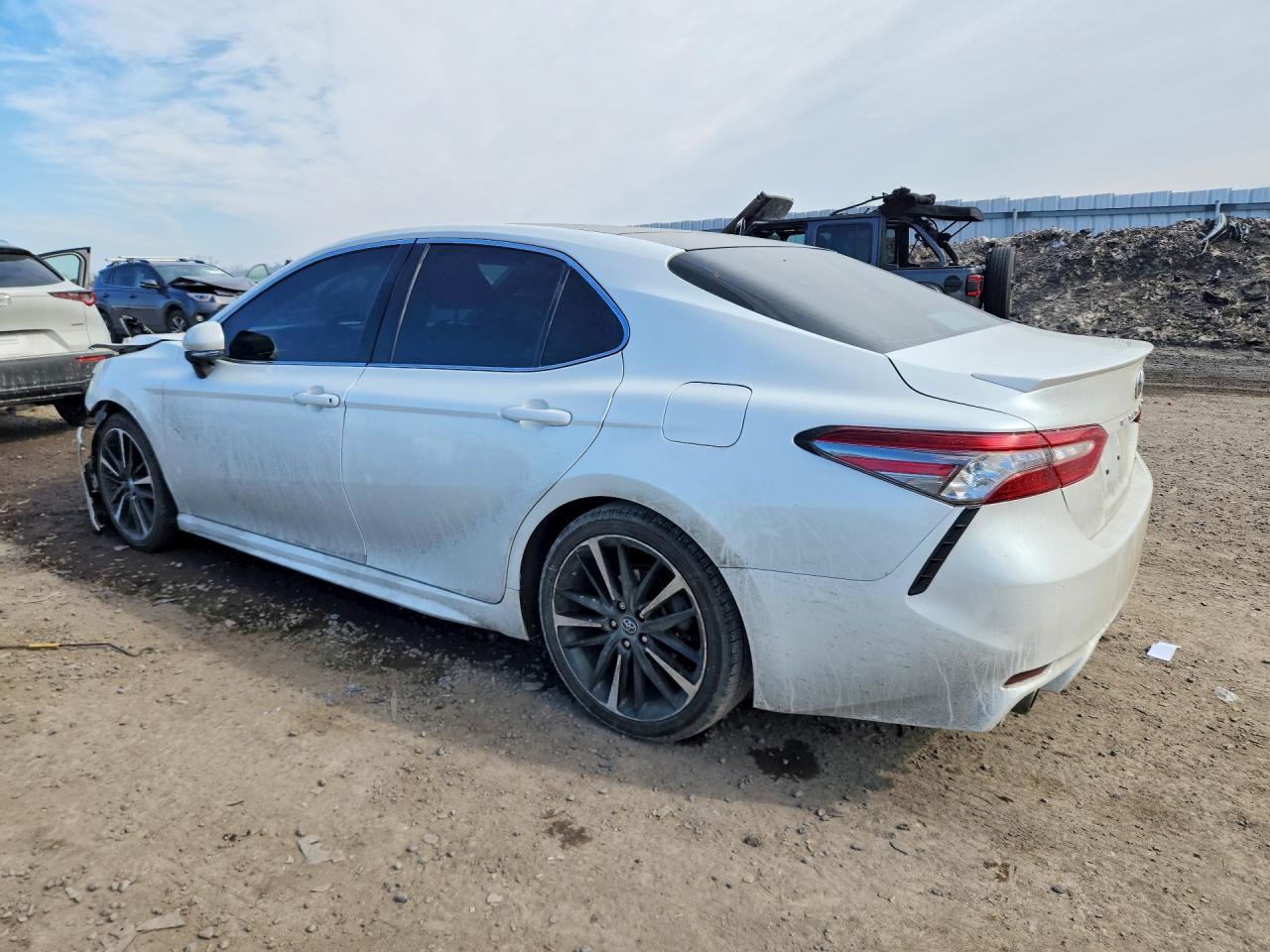2018 TOYOTA CAMRY