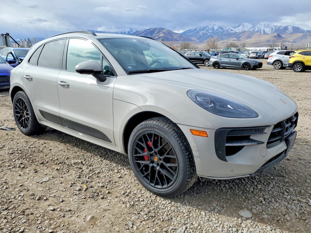 2021 PORSCHE Macan