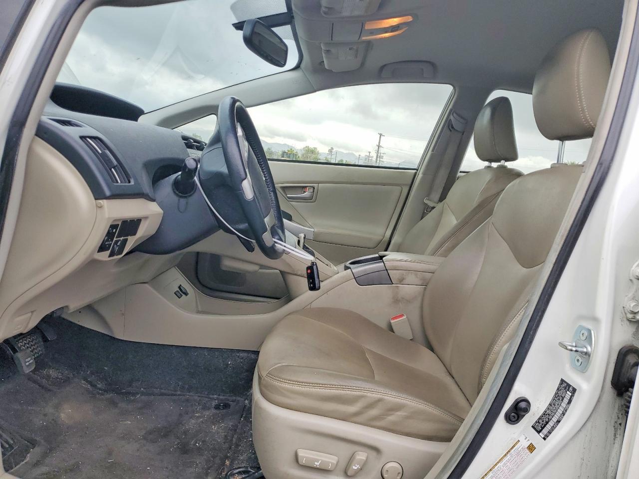 2015 TOYOTA PRIUS