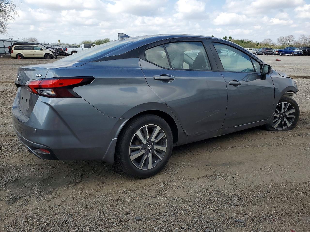 2021 NISSAN VERSA