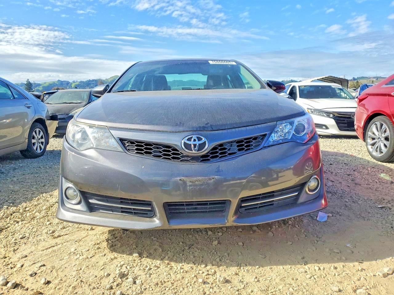 2014 TOYOTA CAMRY