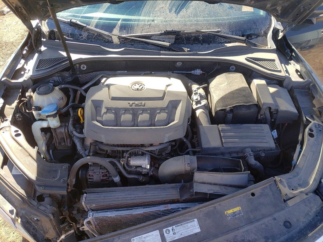 2018 VOLKSWAGEN Passat