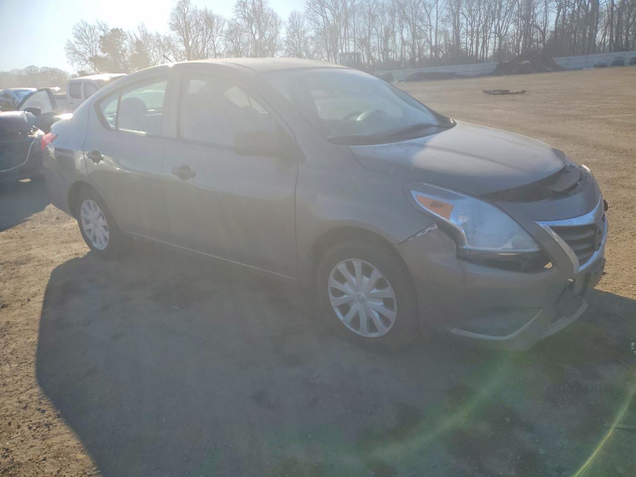 2015 NISSAN VERSA