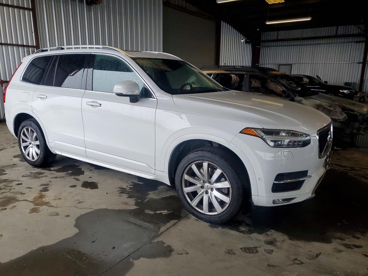 2016 VOLVO XC90