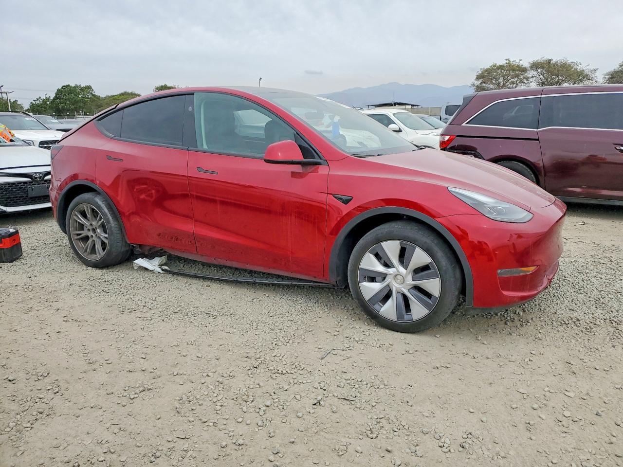 2024 TESLA MODEL Y