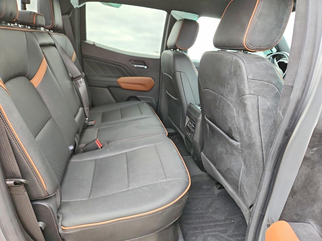 2023 GMC CANYON