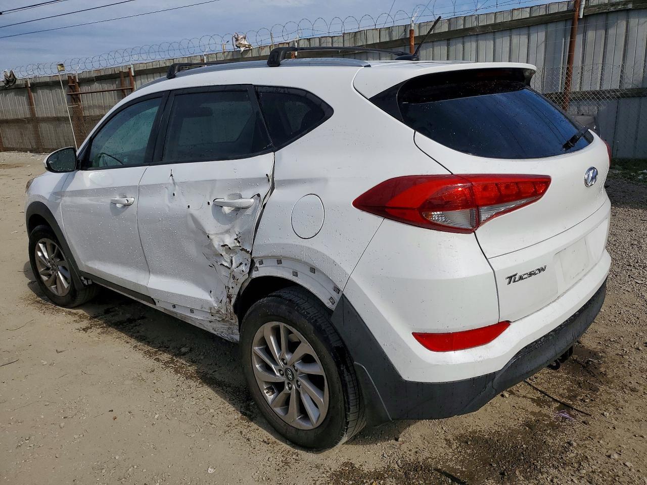 2016 HYUNDAI TUCSON