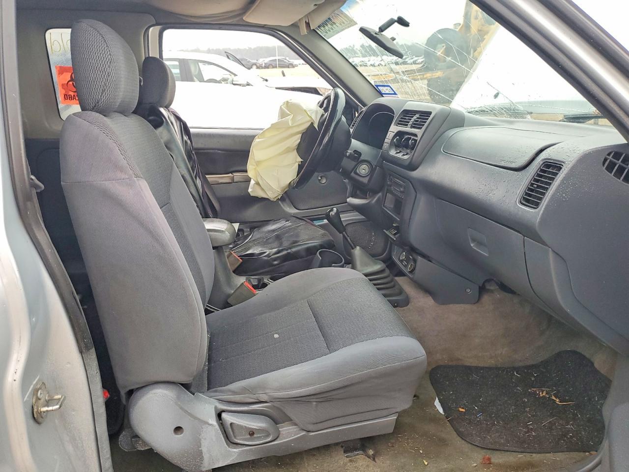 2001 NISSAN Frontier