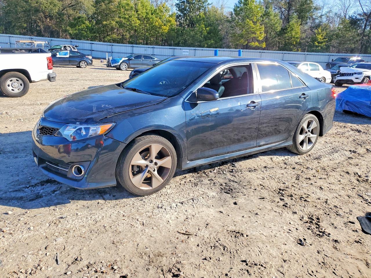 2014 TOYOTA CAMRY