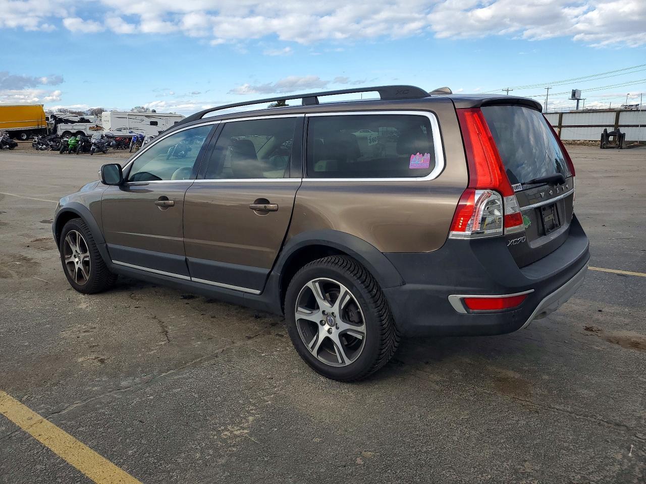 2014 VOLVO XC70