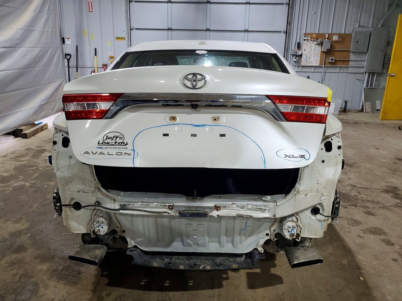 2014 TOYOTA Avalon