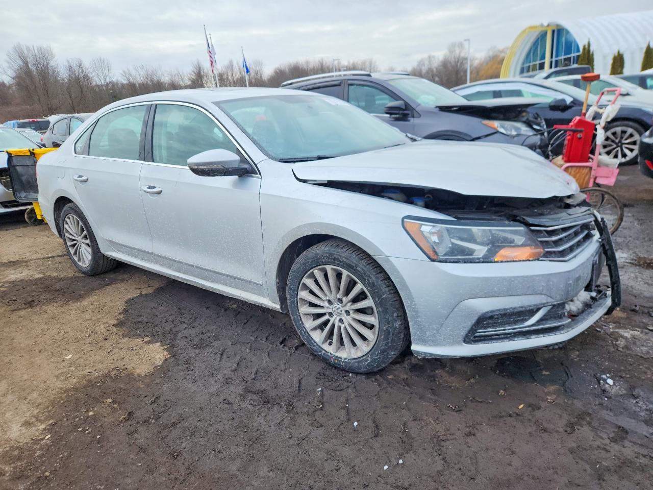 2016 VOLKSWAGEN Passat