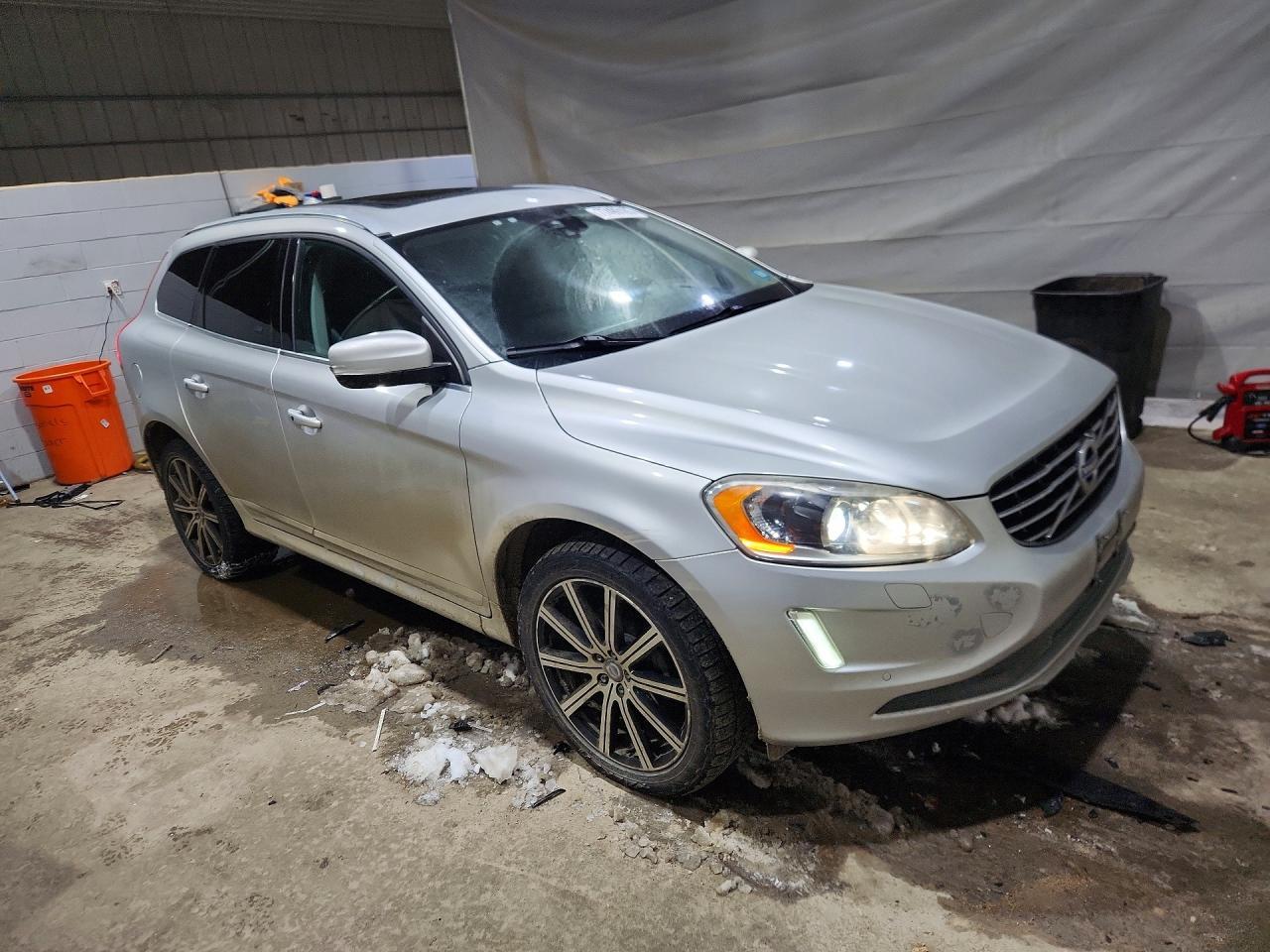 2017 VOLVO XC60