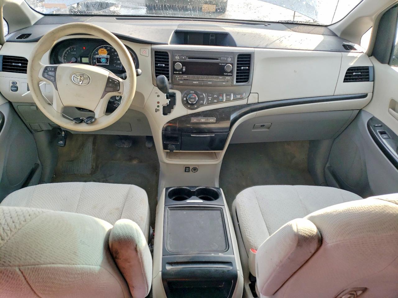 2013 TOYOTA SIENNA