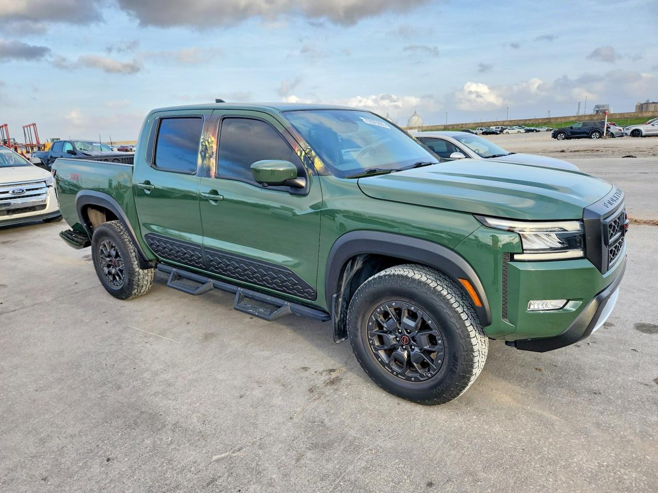 2022 NISSAN Frontier