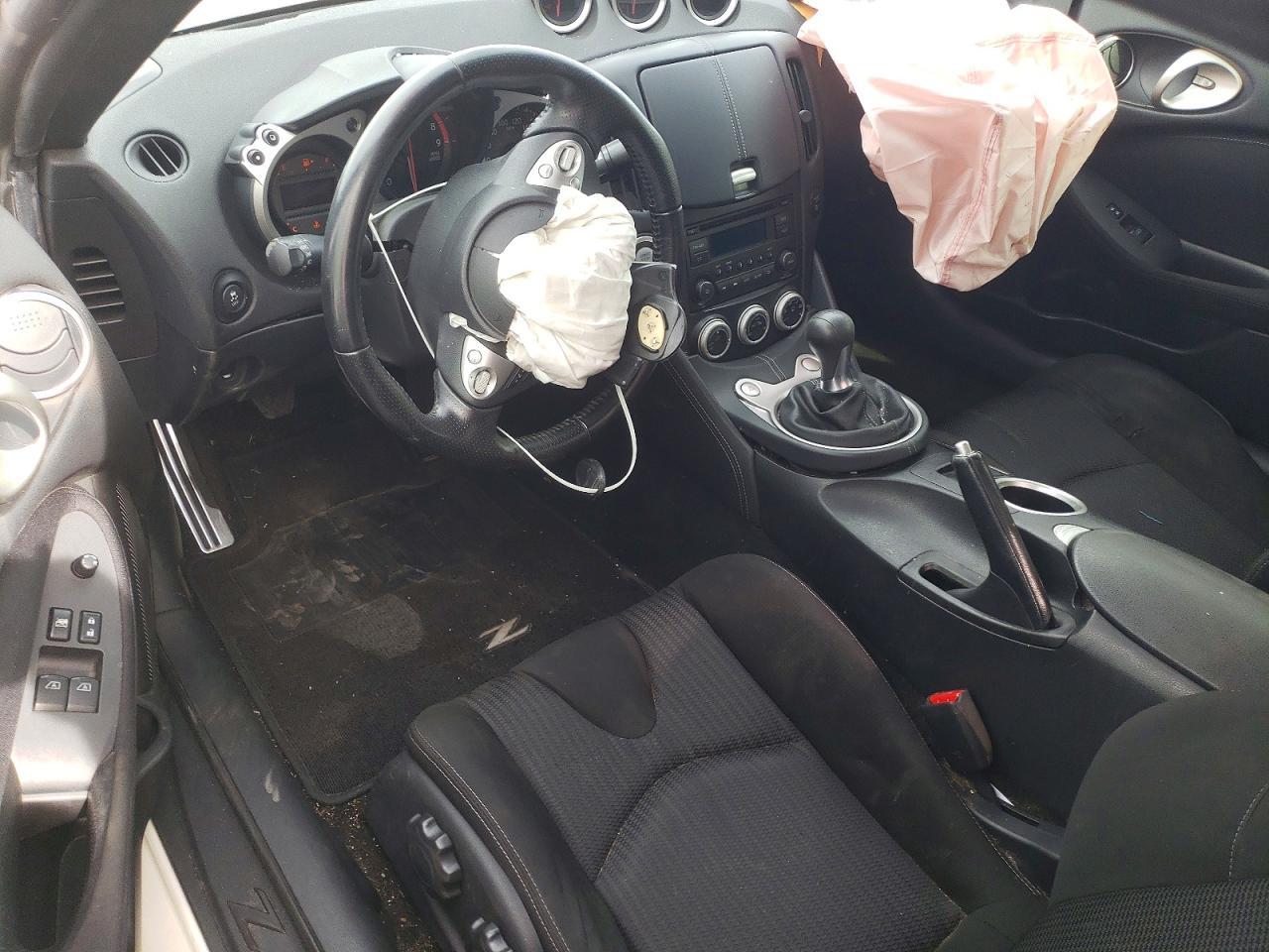 2016 NISSAN 370Z