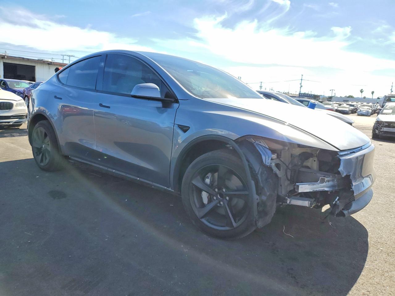 2026 TESLA MODEL Y