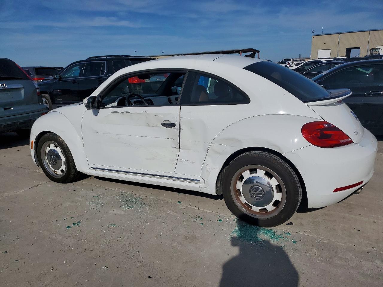 2015 VOLKSWAGEN Beetle