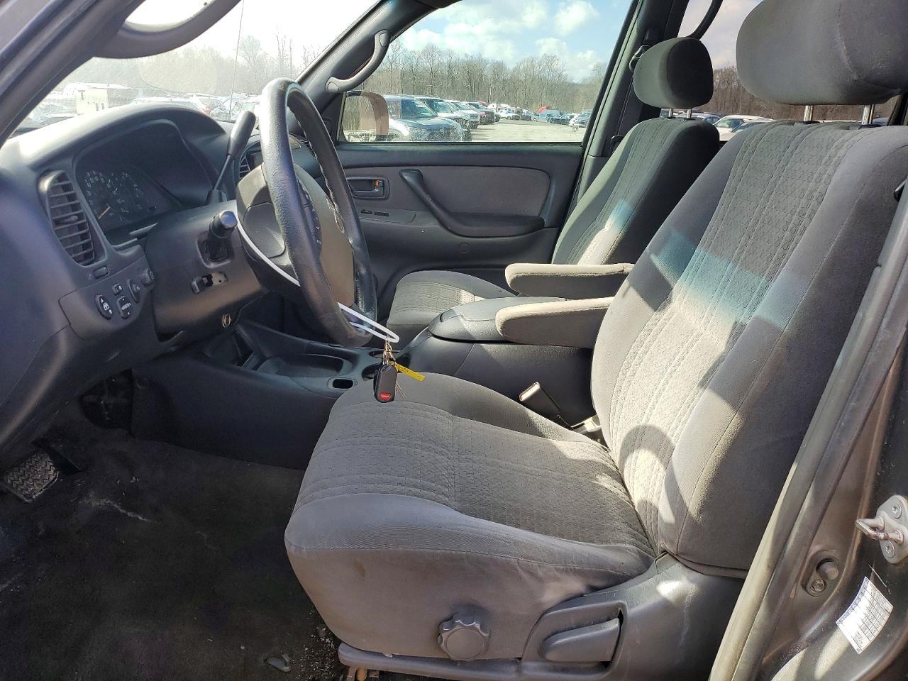 2004 TOYOTA TUNDRA