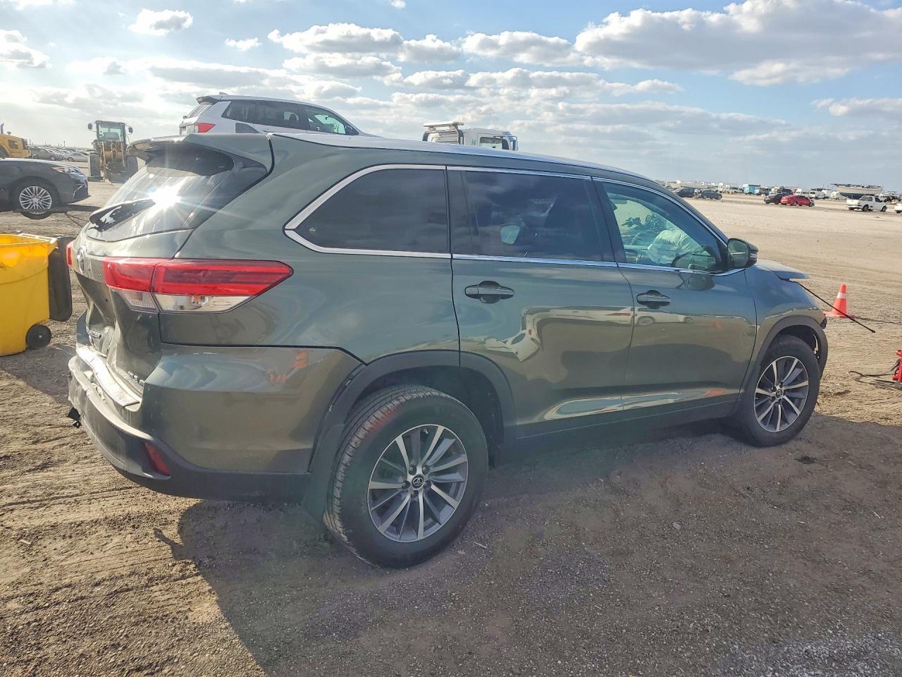 2019 TOYOTA HIGHLANDER